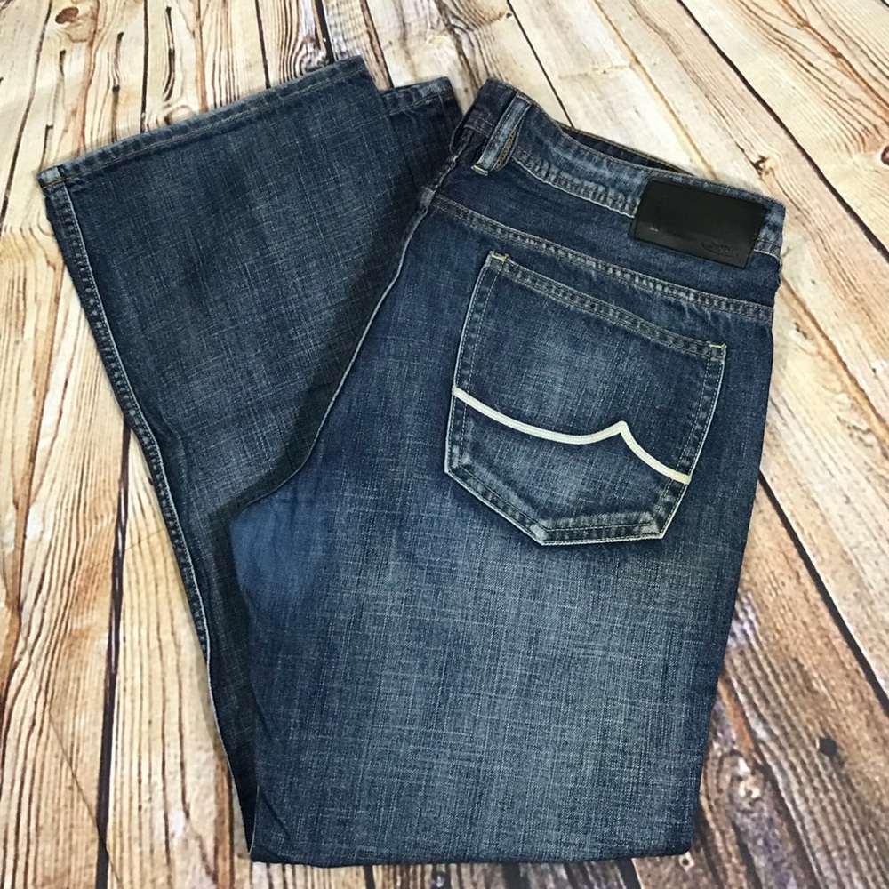 iJeans by Buffalo. Straight cut.